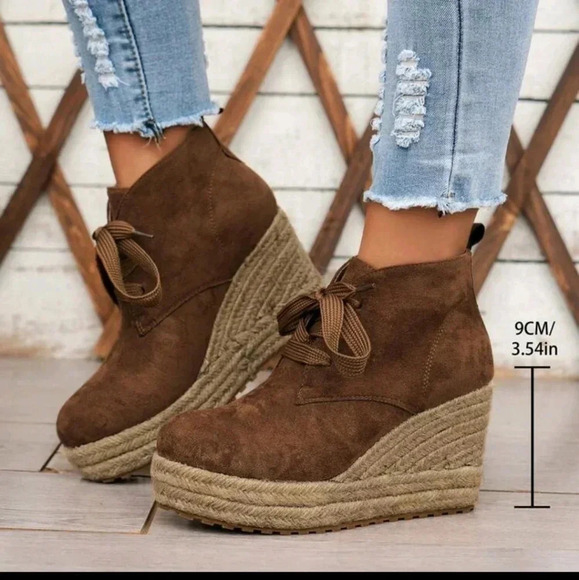 Shoes - Women's Fashion Platform Boots With Solid Color Woven Shoelaces, All-Match And H